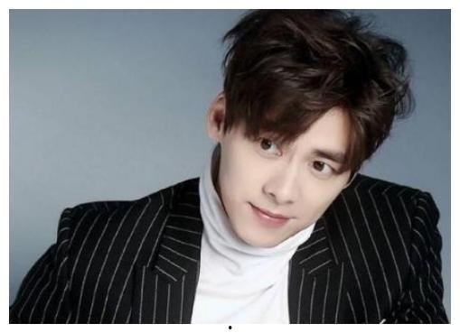 吃瓜娱乐胡歌王俊凯,胡歌与王俊凯的娱乐风云录